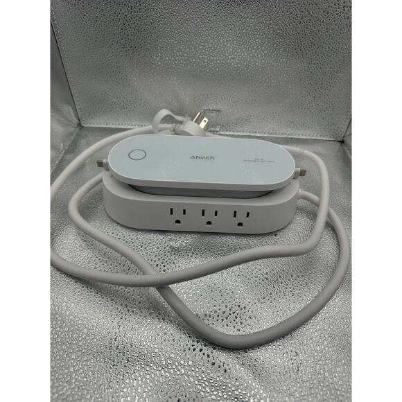 Anker 647 charging station 10-1 office - Picture 1 of 7